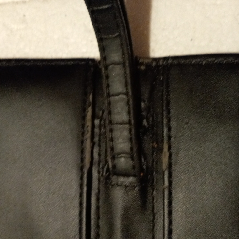 Womens Adrienne vittadini studio wallet black wristlet wallet flowered interior - Picture 6 of 8